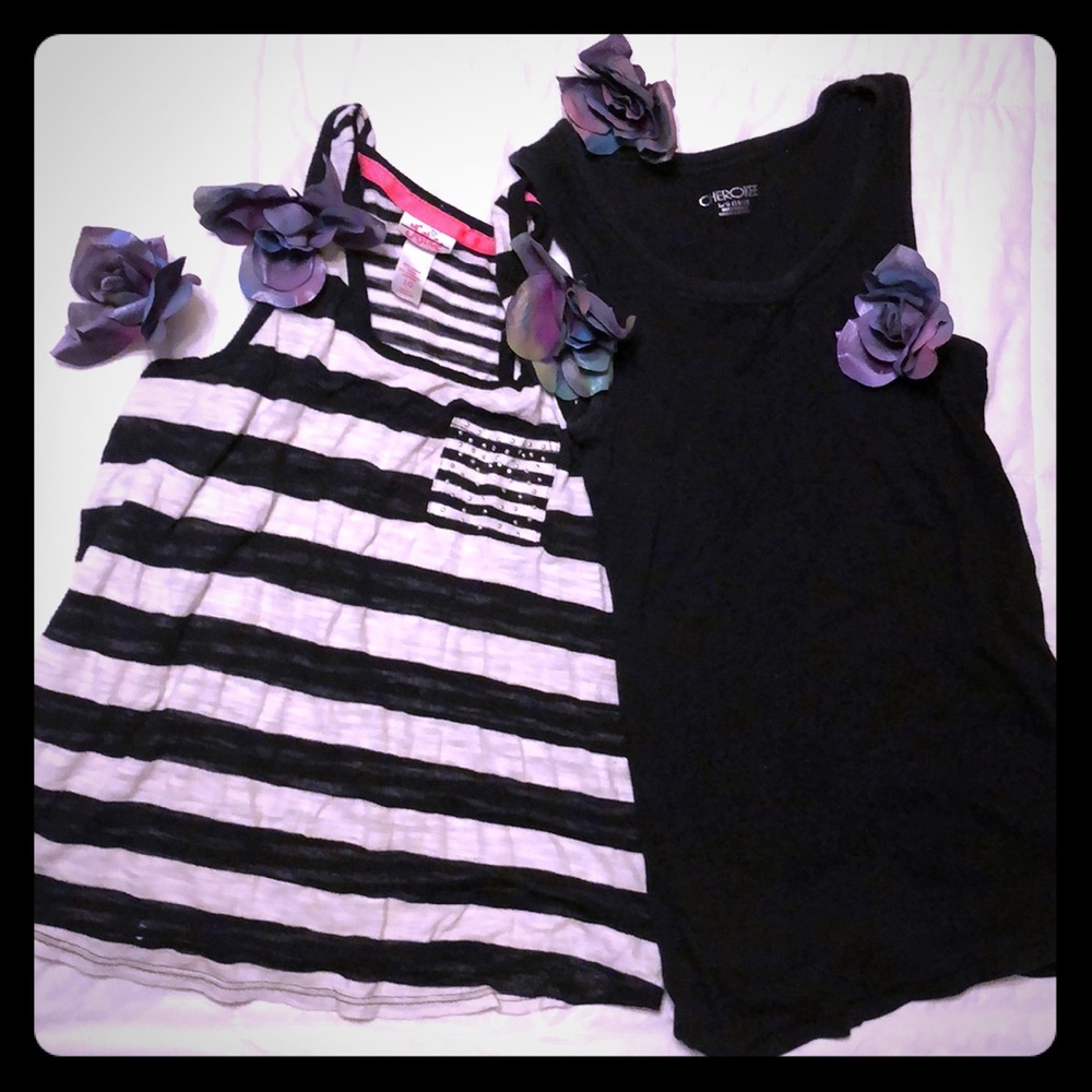 Girls 10/12 👚👚 2 tank top bundle